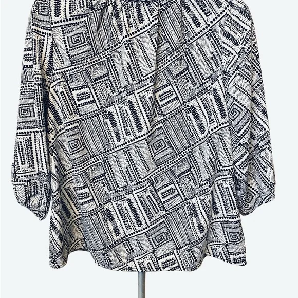 Adrienne Vittadini Geometric Black and White Women's Top - Picture 2 of 7